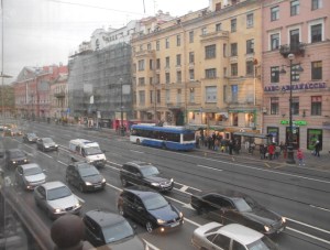 The Nevsky never sleeps. Sunday traffic